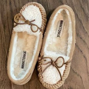 Minnetonka fur lined suede slippers. 7.